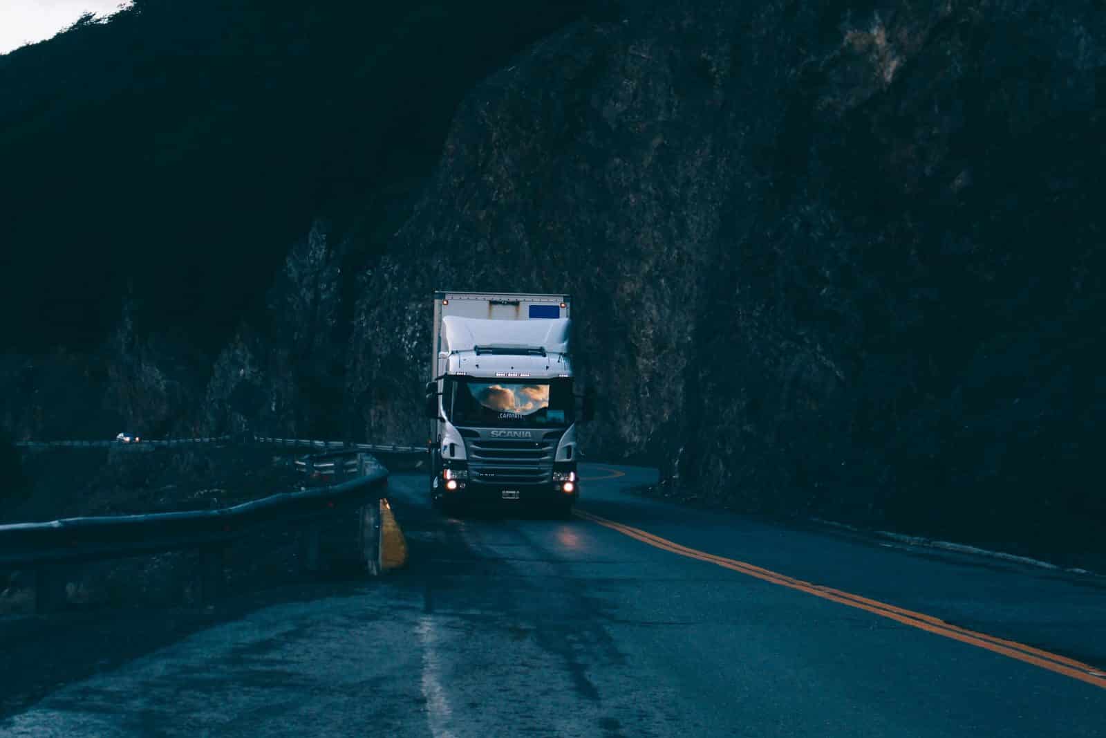 7. truck-2591007_1920 7. truck-2591007_1920